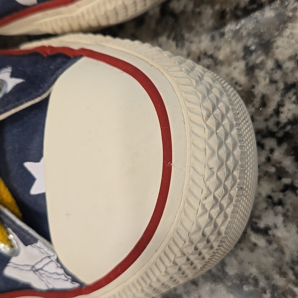 LIMITED EDITION CORALINE Converse Navy and Yellow Star Sneakers - Picture 8 of 16